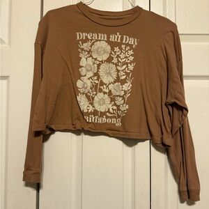 Long-sleeved cropped top